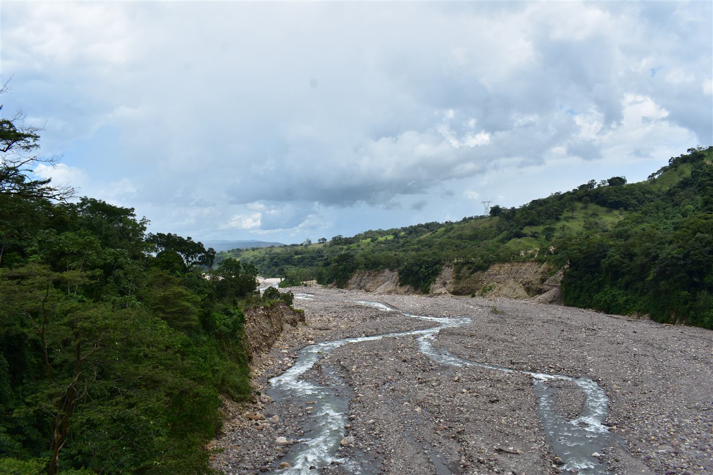 Vista de cuenca hidrográfica en Colombia